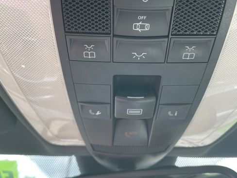 Used 2014 Mercedes-Benz C 300 Sport image 12