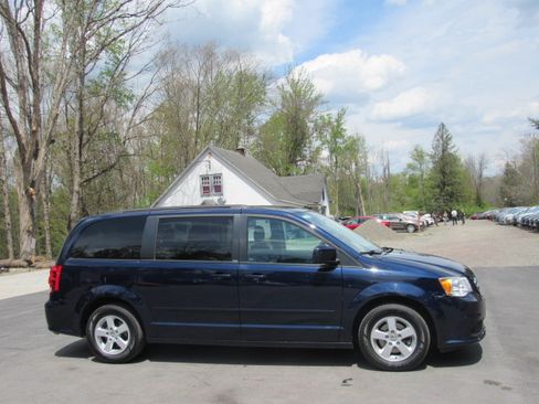 Used 2012 Dodge Grand Caravan SXT FWD image 9