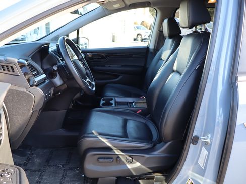 Used 2023 Honda Odyssey Touring image 12