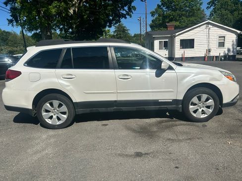 Used 2012 Subaru Outback 2.5i Premium AWD/4WD image 6