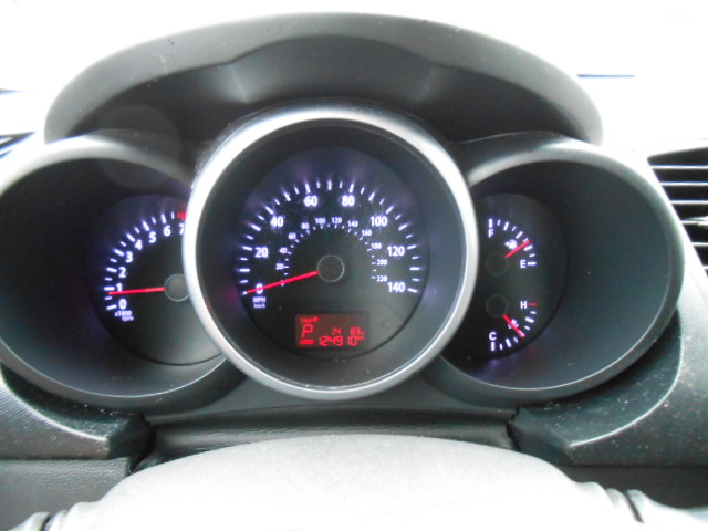 Used 2013 Kia Soul + FWD image 11