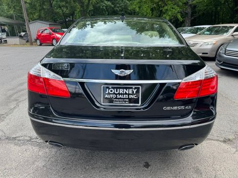 Used 2011 Hyundai Genesis 4.6 RWD image 4