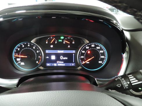 Used 2023 Chevrolet Traverse RS image 45