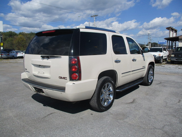 Used 2012 GMC Yukon AWD Denali image 6