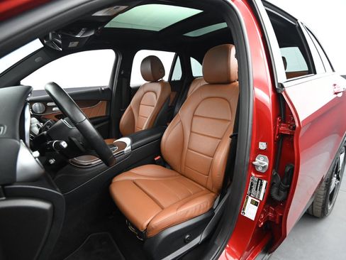 Used 2020 Mercedes-Benz GLC 300 image 36