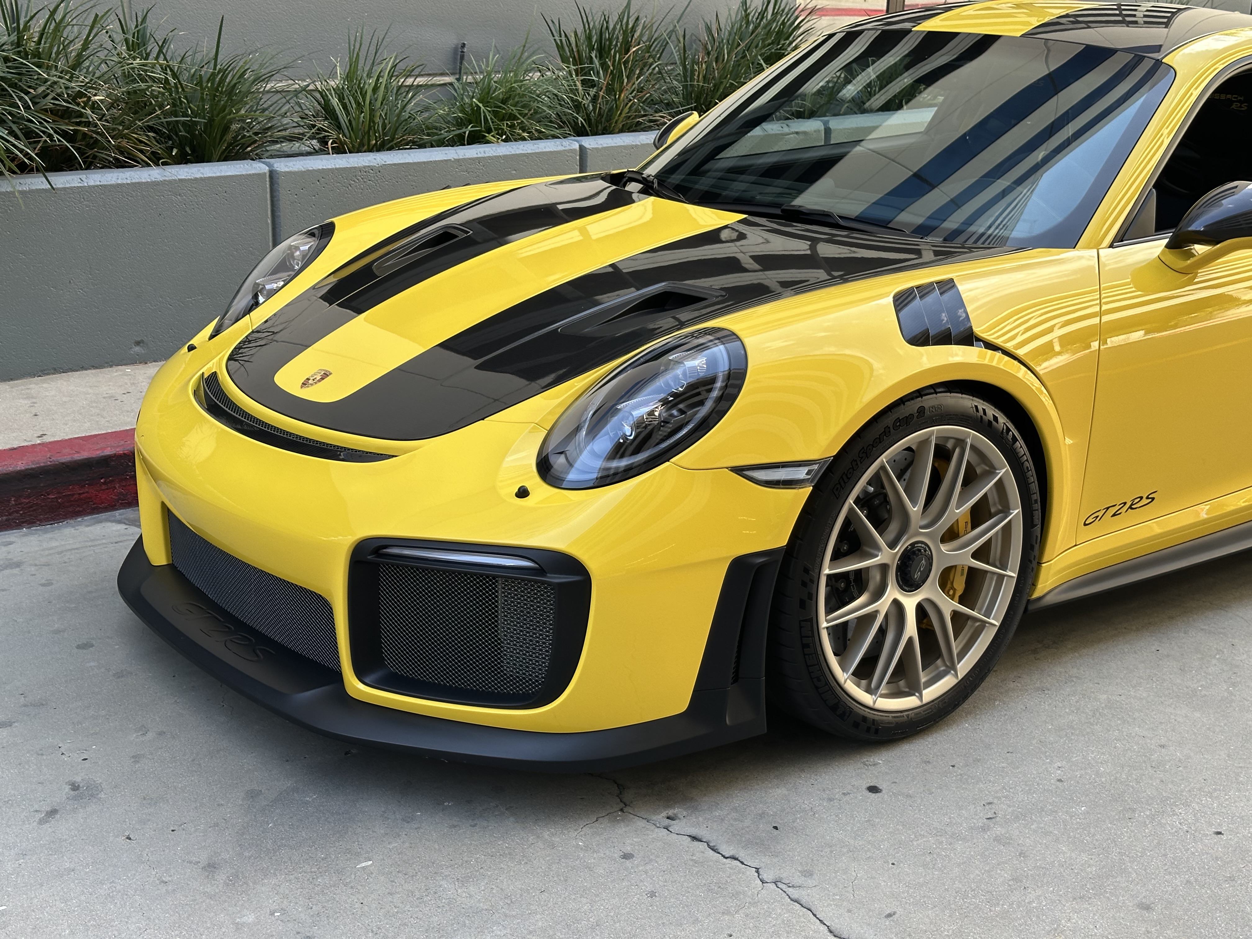 Used 2018 Porsche 911 GT2 RS Coupe RWD image 1
