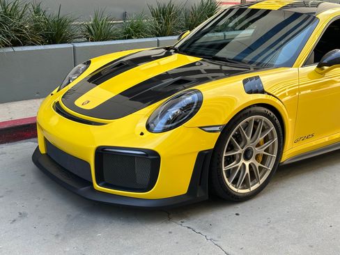 Used 2018 Porsche 911 GT2 RS Coupe RWD image 1
