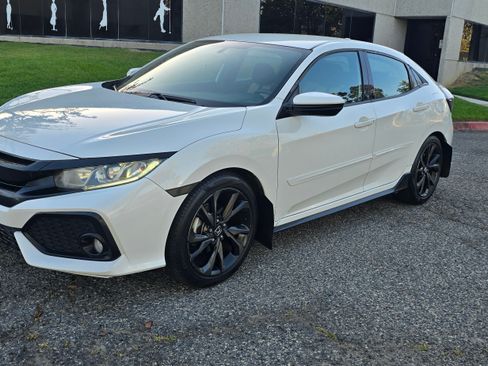Used 2017 Honda Civic Sport image 18