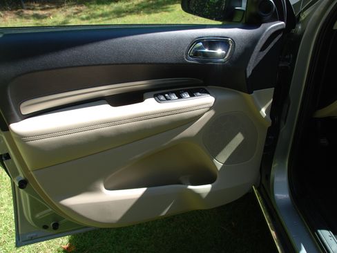 Used 2018 Dodge Durango SXT image 17