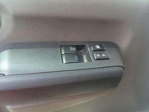 Used 2021 Nissan NV 2500 High Roof RWD image 10