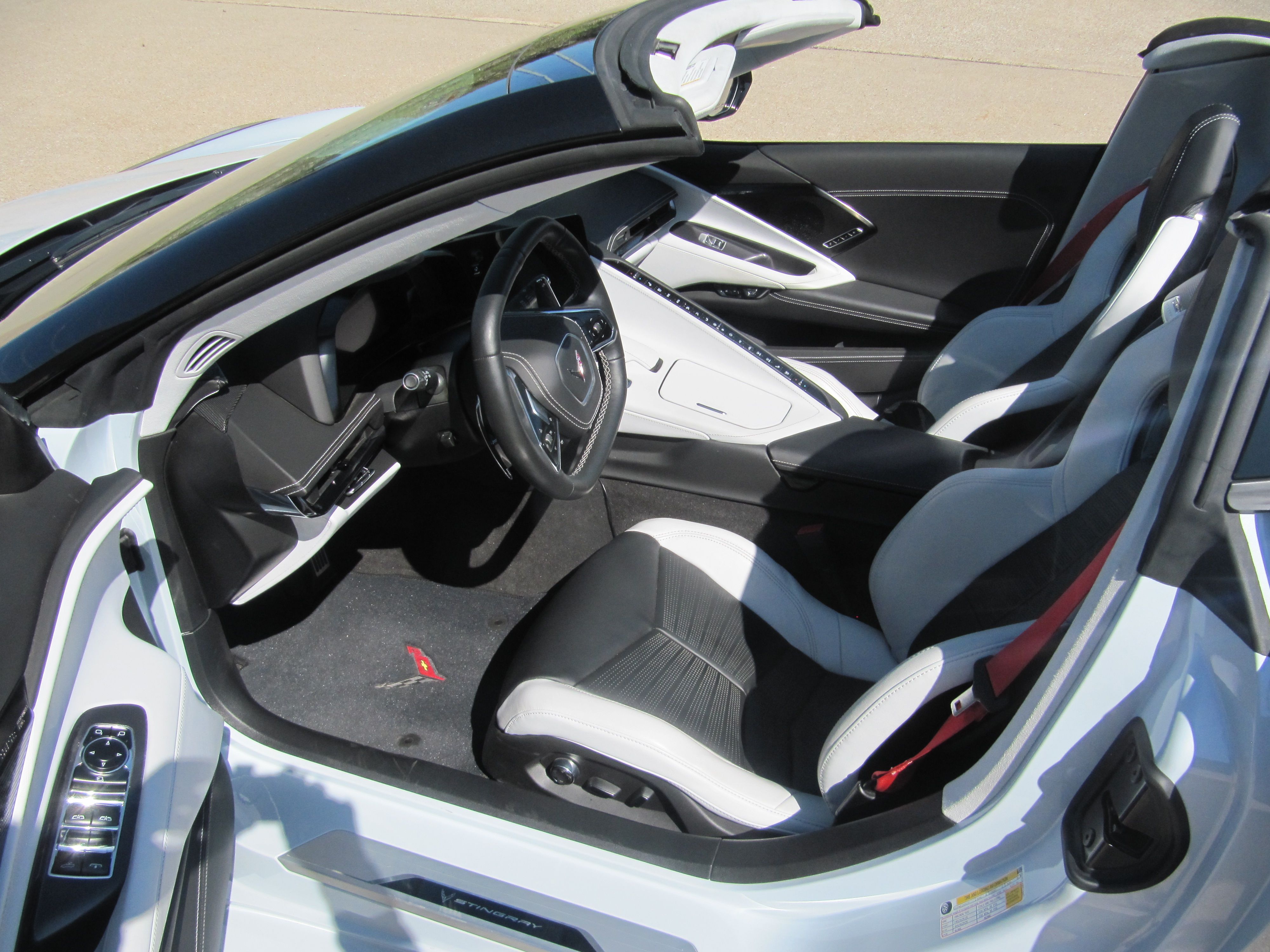 Used 2024 Chevrolet Corvette Stingray Premium Conv w/ 3LT RWD image 14