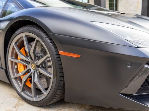 Used 2014 Lamborghini Aventador LP 700-4 Roadster AWD/4WD image 19