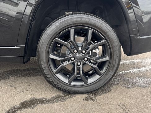 Used 2023 Jeep Grand Cherokee 30th Anniversary image 12