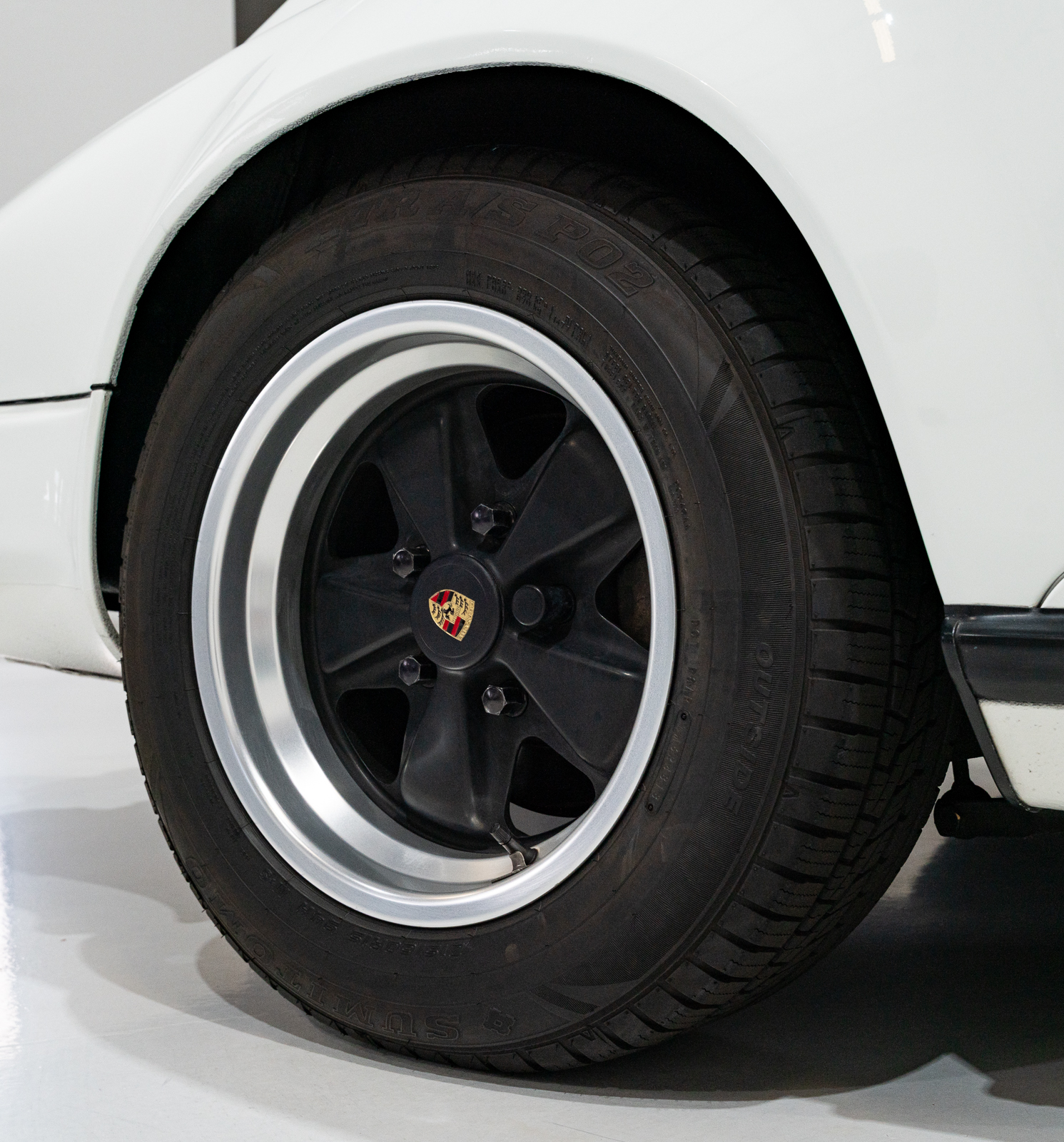 Used 1987 Porsche 911 Carrera Coupe RWD image 17