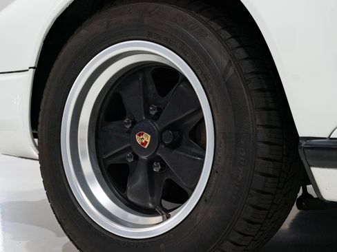 Used 1987 Porsche 911 Carrera Coupe RWD image 17