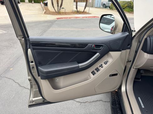 Used 2007 Toyota 4Runner Limited image 16