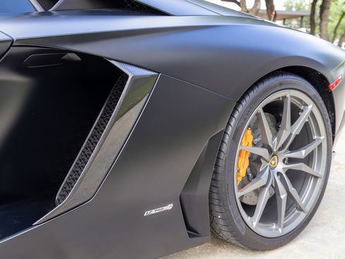 Used 2014 Lamborghini Aventador LP 700-4 Roadster AWD/4WD image 18