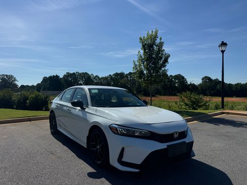 Used 2025 Honda Civic Sport Sedan image 2