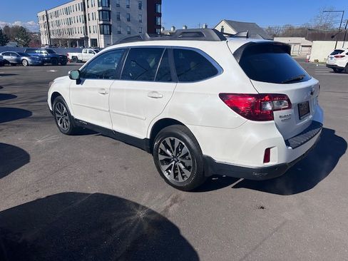 Used 2017 Subaru Outback 3.6R Limited image 4
