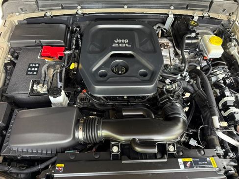 Used 2022 Jeep Wrangler 4WD Unlimited Sport image 21