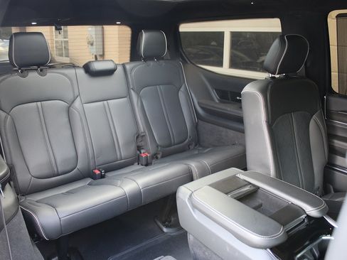 Used 2023 Jeep Grand Wagoneer 4WD Series II image 17