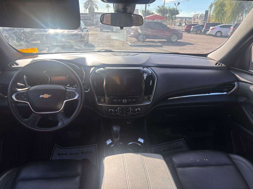 Used 2023 Chevrolet Traverse FWD LT image 17