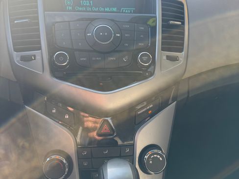 Used 2012 Chevrolet Cruze LT image 10