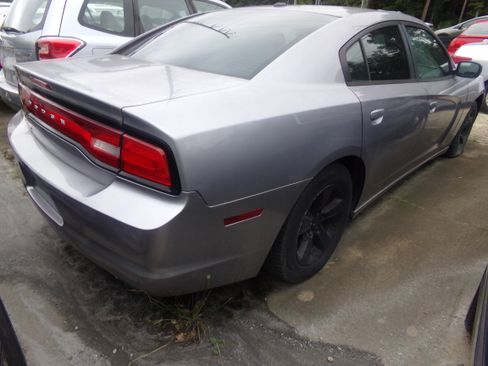 Used 2014 Dodge Charger SE image 4