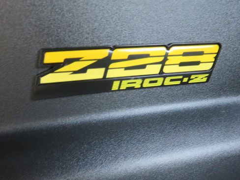 Used 1990 Chevrolet Camaro IROC-Z image 23