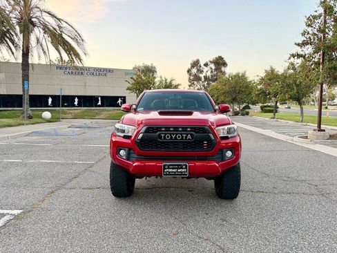 Used 2017 Toyota Tacoma TRD Sport Pickup 4D 6 ft RWD image 5