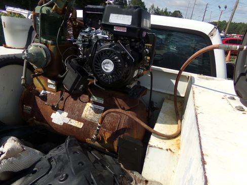 Used 2006 Ford F250 2WD Regular Cab Super Duty image 10