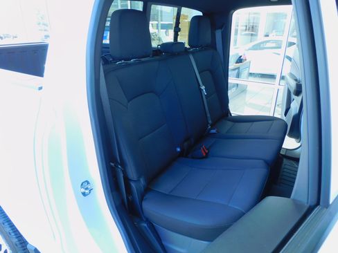 Used 2024 Chevrolet Colorado W/T image 18