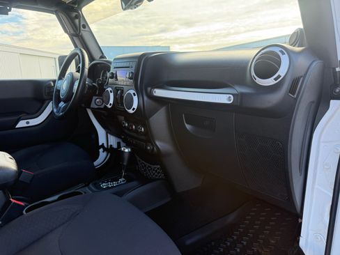 Used 2013 Jeep Wrangler Unlimited Sport image 62