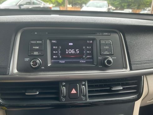 Used 2017 Kia Optima LX FWD image 13