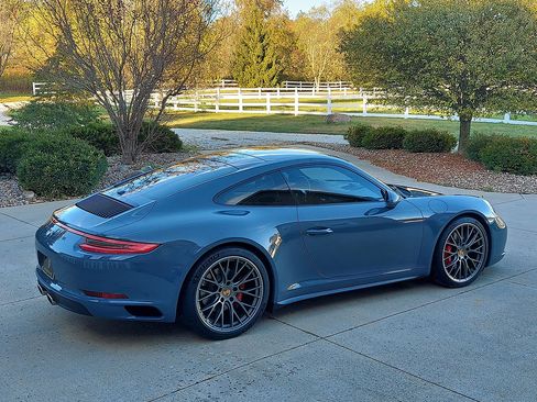 Used 2017 Porsche 911 Carrera 4S image 14