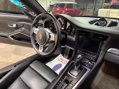 Used 2013 Porsche 911 Carrera image 2