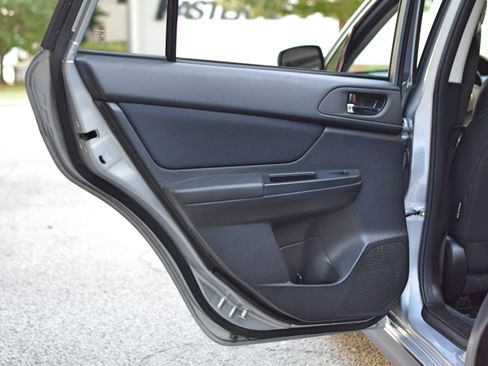 Used 2014 Subaru XV Crosstrek 2.0i Premium image 34