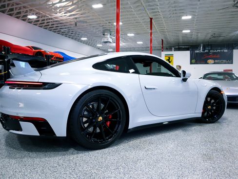 Used 2024 Porsche 911 Carrera 4S image 11