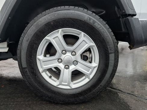 Used 2022 Jeep Wrangler Sport S image 5