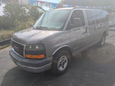 Used 2006 GMC Savana 3500 LS image 1