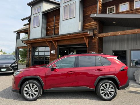Used 2022 Toyota RAV4 AWD XLE Premium image 2