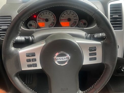 Used 2015 Nissan Xterra 4WD image 11