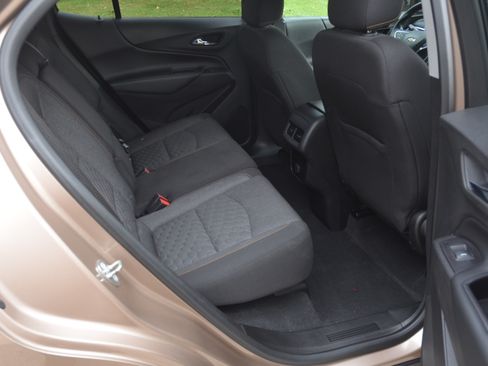 Used 2018 Chevrolet Equinox LT AWD/4WD image 11