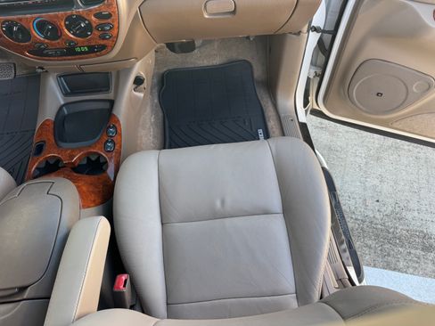 Used 2004 Toyota Tundra Limited image 38