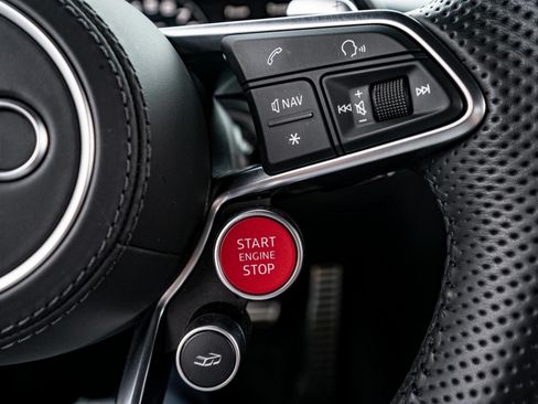 Used 2018 Audi R8 V10 plus Coupe AWD/4WD image 18