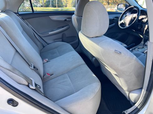 Used 2013 Toyota Corolla image 13