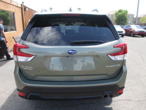 Used 2019 Subaru Forester 2.5i Premium Sport Utility 4D AWD/4WD image 10