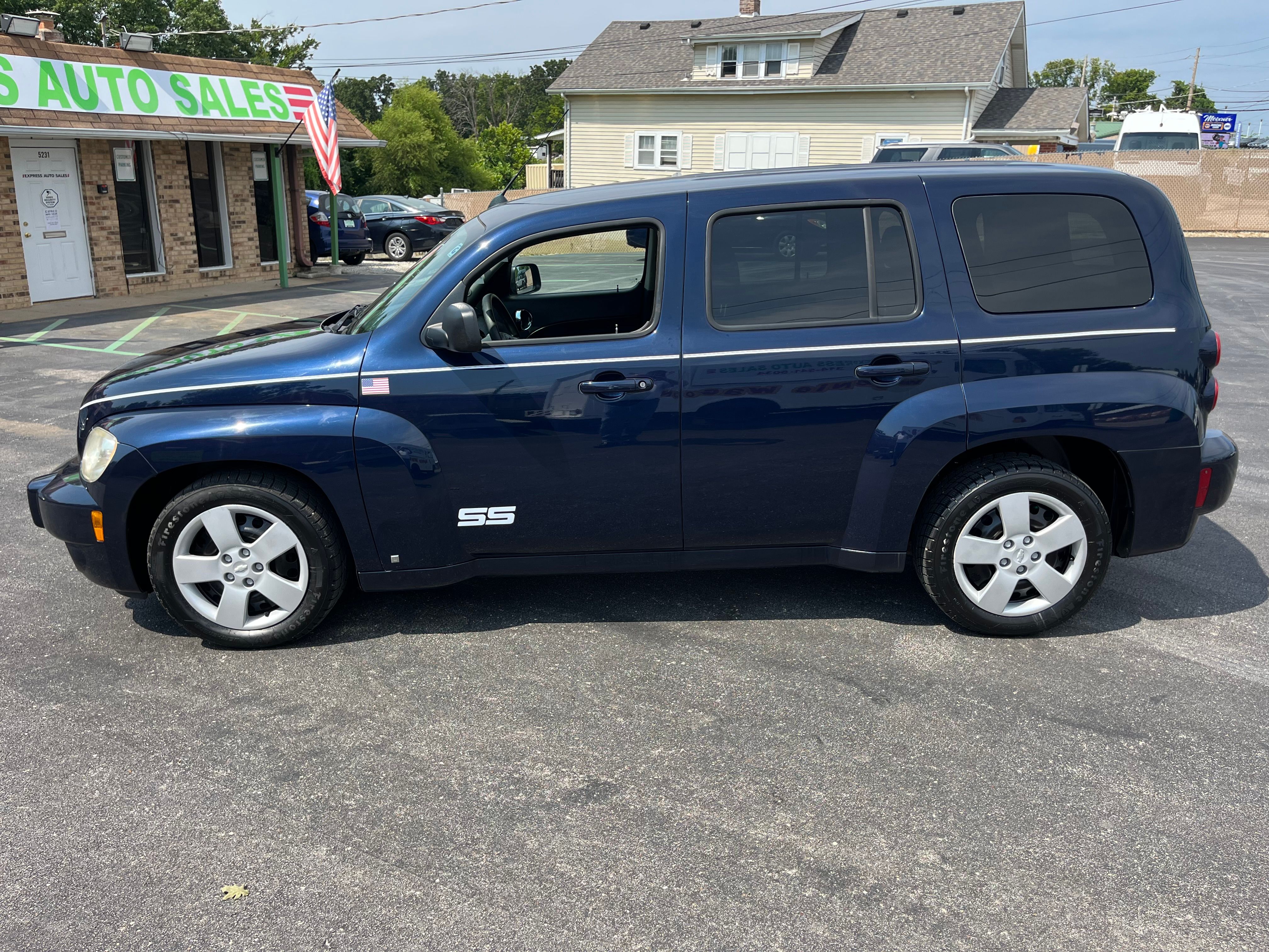 Used 2010 Chevrolet HHR LS FWD image 4