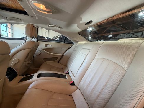 Used 2009 Mercedes-Benz CLS 550 w/ Premium Package image 30