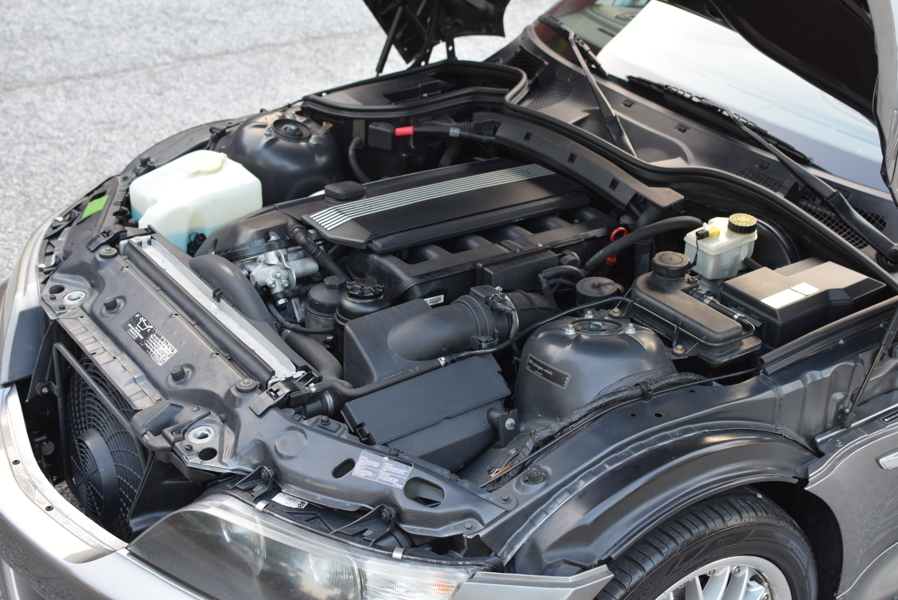 Used 2001 BMW Z3 3.0i RWD image 85